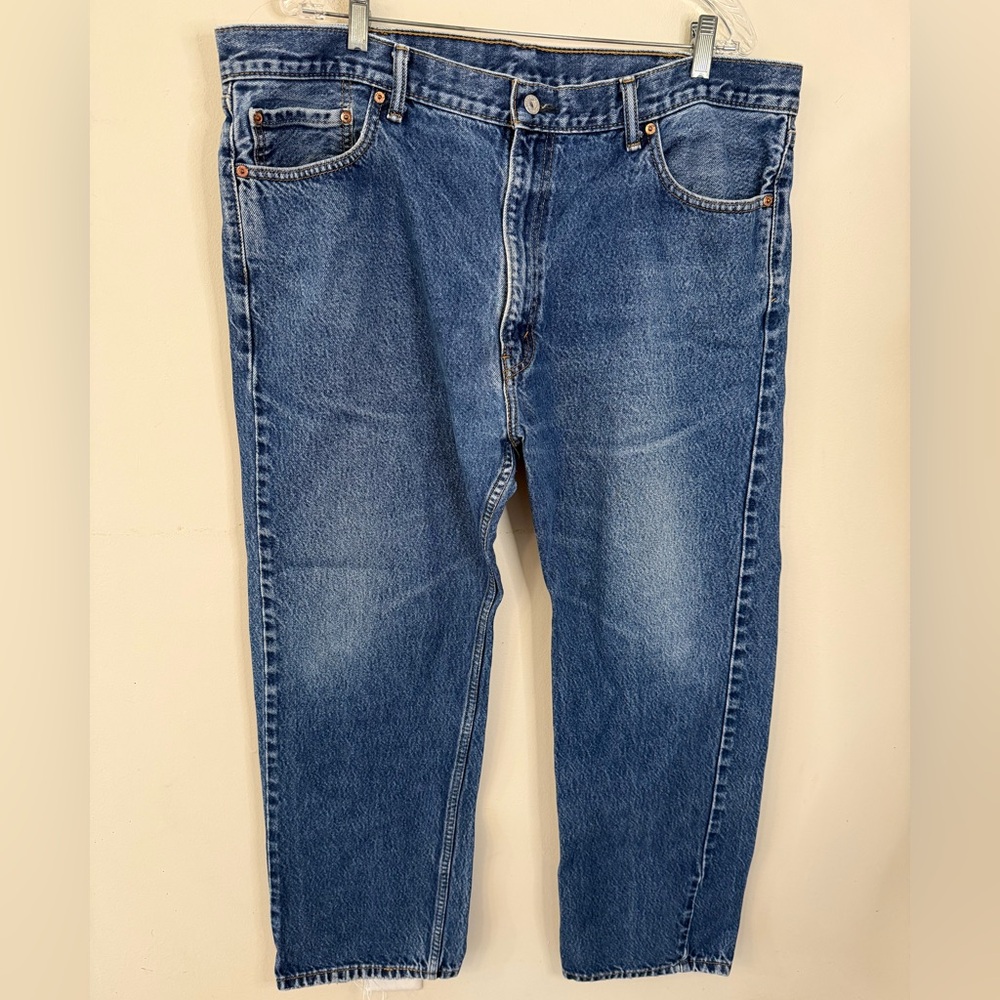 Levi 505 denim jeans 100% cotton straight leg medium wash zip button 42”Wx30”L